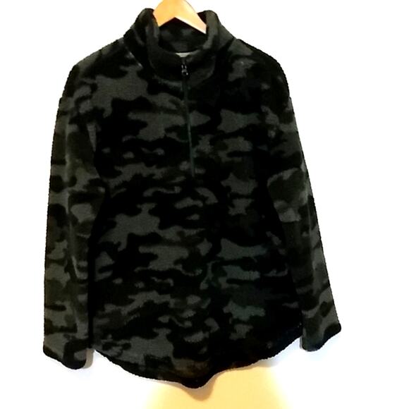 Koolaburra by UGG camo Sherpa blanket pullover sweatshirt - Picture 1 of 6